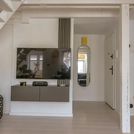 Lägenhet Home3city Klimatyczne Poddasze *